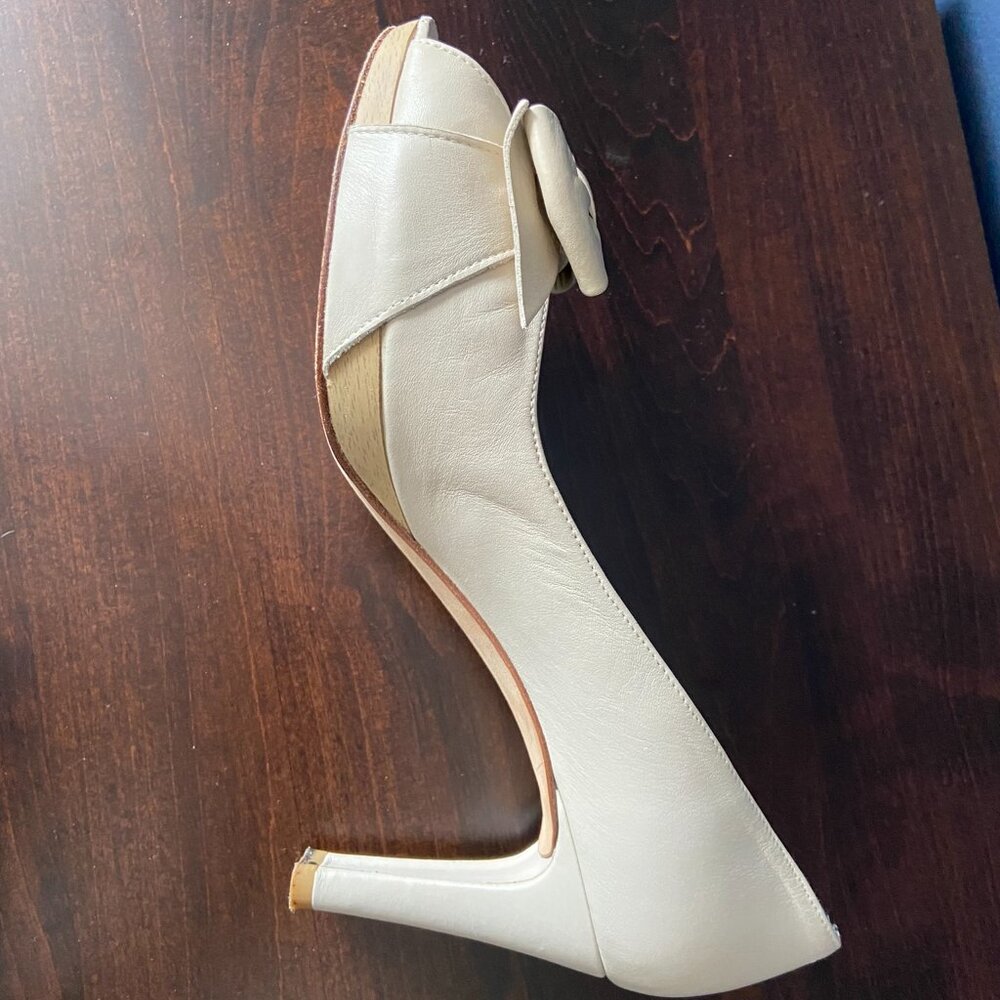 Shoes - Picture 4 of 7